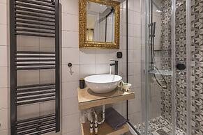 Ipelhome Plaka Boutique Apartments