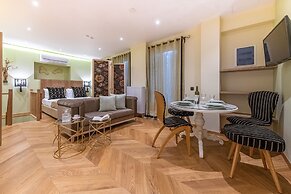 Ipelhome Plaka Boutique Apartments