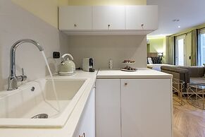 Ipelhome Plaka Boutique Apartments