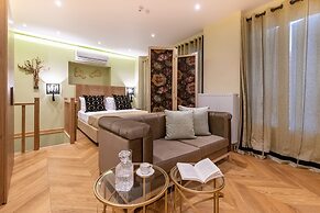 Ipelhome Plaka Boutique Apartments