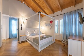 Ipelhome Plaka Boutique Apartments