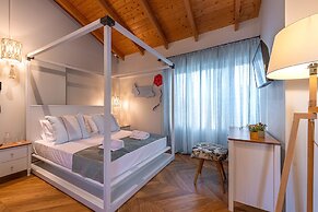 Ipelhome Plaka Boutique Apartments