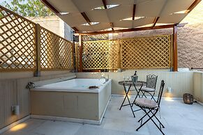 Ipelhome Plaka Boutique Apartments