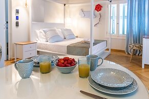 Ipelhome Plaka Boutique Apartments