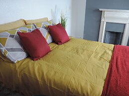 Stunning 5-bedroom House for Unforgettable Getaway