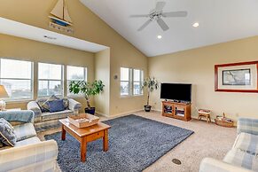 Spacious Home with Private Balcony and Ocean View by RedAwning