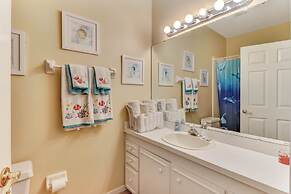 Spacious Home with Private Balcony and Ocean View by RedAwning