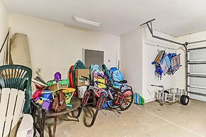 Spacious Home with Private Balcony and Ocean View by RedAwning