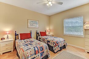 Spacious Home with Private Balcony and Ocean View by RedAwning