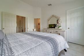 Neil's Windsor Hills Townhouse 3 Bedroom Townhouse by RedAwning