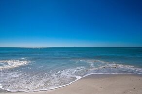 Leonardo Arms Condo On The Beach 2 Bedroom Condo by Redawning