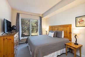 The Seasons 1834 2 Bedroom Condo by RedAwning