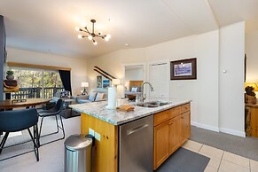 The Seasons 1834 2 Bedroom Condo by RedAwning