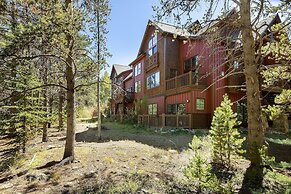 The Seasons 1834 2 Bedroom Condo by RedAwning