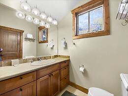 Ridge Street Chalet B 2 Bedroom Townhouse by RedAwning