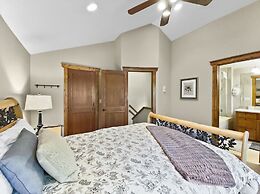 Ridge Street Chalet B 2 Bedroom Townhouse by RedAwning