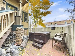 Ridge Street Chalet B 2 Bedroom Townhouse by RedAwning