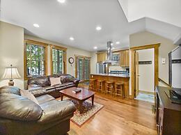 Ridge Street Chalet B 2 Bedroom Townhouse by RedAwning