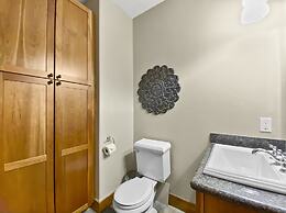 Ridge Street Chalet B 2 Bedroom Townhouse by RedAwning