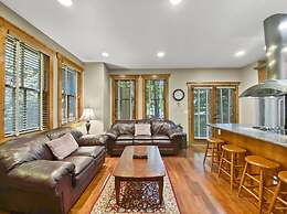 Ridge Street Chalet B 2 Bedroom Townhouse by RedAwning