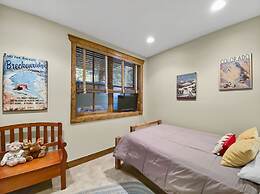 Ridge Street Chalet B 2 Bedroom Townhouse by RedAwning