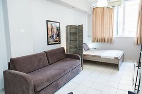 Cozy and Comfy Central Athens Apt.