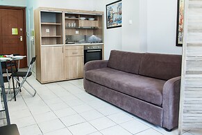 Cozy and Comfy Central Athens Apt.