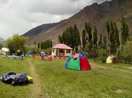 Dream Island Hotel Phander