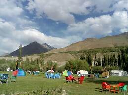 Dream Island Hotel Phander