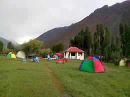 Dream Island Hotel Phander