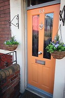 Contemporary Home in Friendly Easton - Free Parking