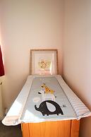 Contemporary Home in Friendly Easton - Free Parking