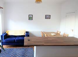 Contemporary Home in Friendly Easton - Free Parking