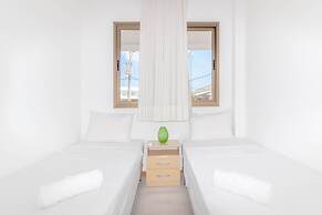 IT24 3 Bedroom Apartment 50m From The Beach