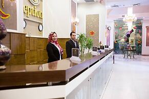 Chain Luxe Paradise Hotel