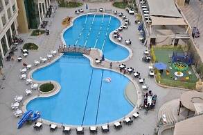 Chain Luxe Paradise Hotel