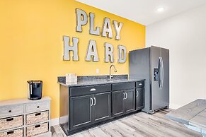 View Topia Vacation Home at Chateau Mountain with Pool and Tub by RedA