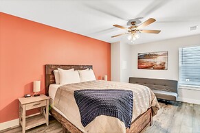 View Topia Vacation Home at Chateau Mountain with Pool and Tub by RedA