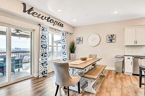 View Topia Vacation Home at Chateau Mountain with Pool and Tub by RedA