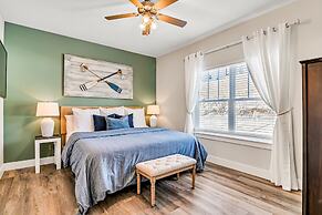 View Topia Vacation Home at Chateau Mountain with Pool and Tub by RedA