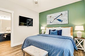 View Topia Vacation Home at Chateau Mountain with Pool and Tub by RedA