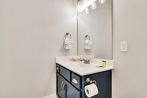 View Topia Vacation Home at Chateau Mountain with Pool and Tub by RedA