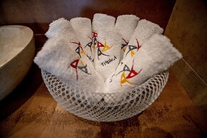 Triple A - Kolokotroni 62