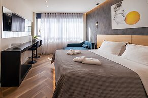 Triple A - Kolokotroni 62