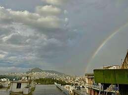 Charming Renovating Mets Apartment Athina