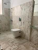 Charming Renovating Mets Apartment Athina