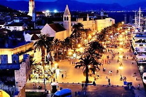 Beautiful Apartment With Sea View, Trogir, Croatia