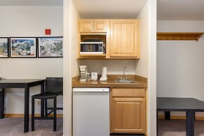 5087 Gateway Home by RedAwning