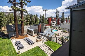 DELUXE SLOPESIDE Condo with 4th FLOOR VIEWS, Elevator and Underground 