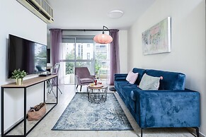 Apt with Balcony In the Heart of TLV